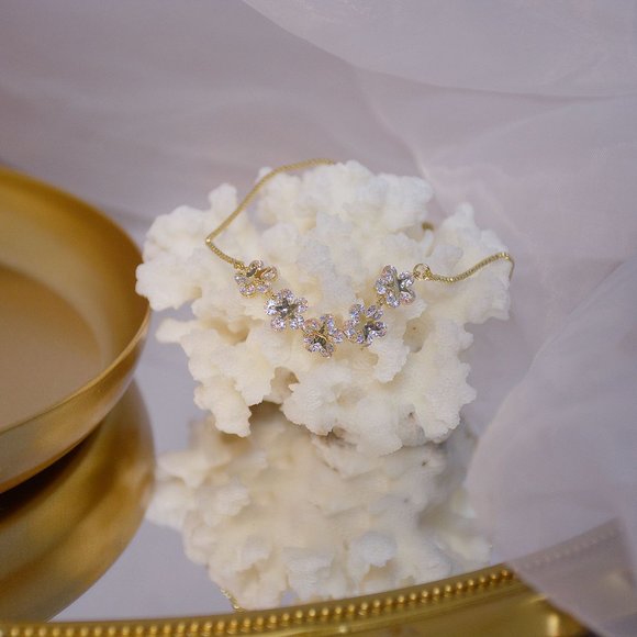 NEW 14K Gold Plated Diamond Flower Bracelet - Picture 6 of 10